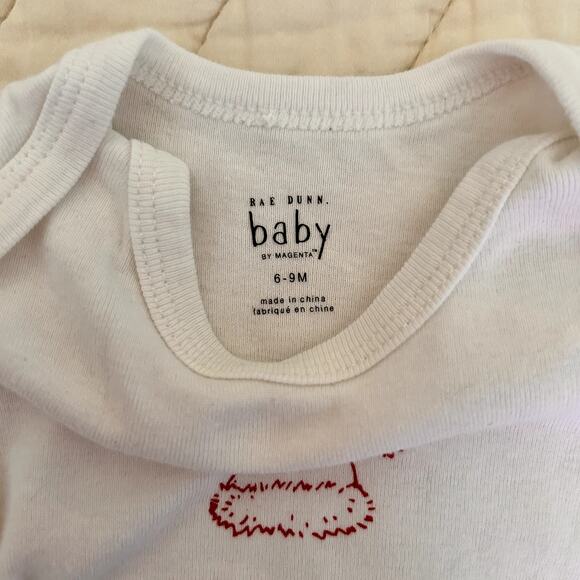 Rae Dunn Baby Santa´s Little Helper White Christmast Onesie Size 6-9 M - Picture 7 of 9